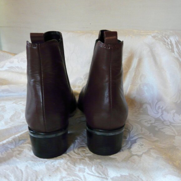 MARC FISHER LTD Womens Leather Point Elastic Slip-On Ankle Boots Mulberry Size 7 - Picture 6 of 9